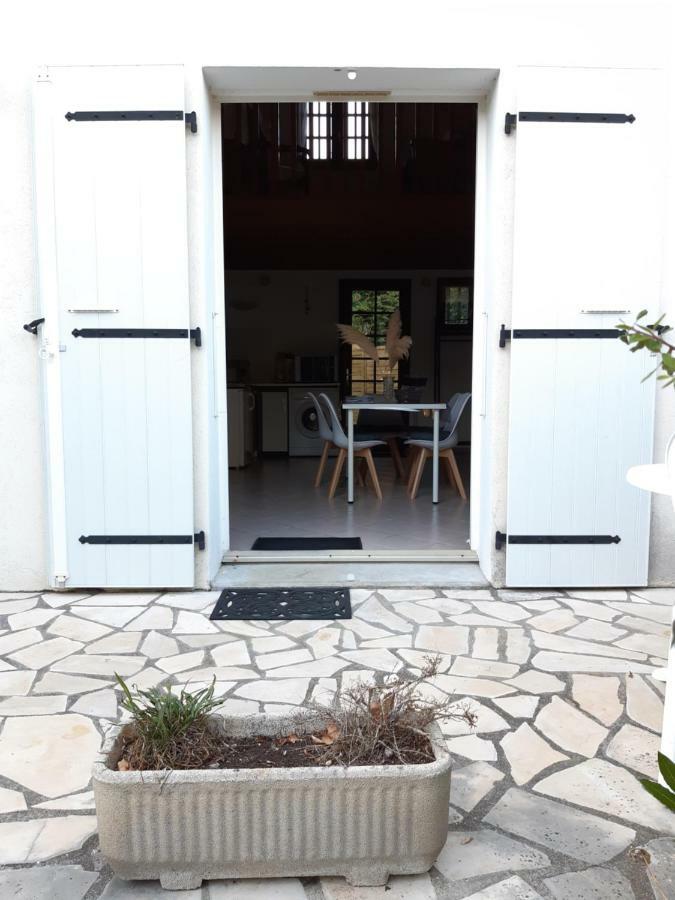 Villa L'Abri D'Emilie Saint-Xandre Exterior foto